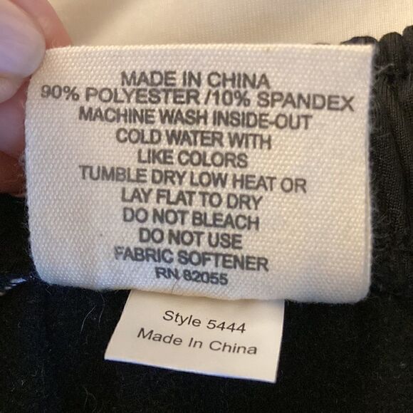 Wes & Willy Boys Black Fleece Joggers with Ankle Zipper. Size Medium. - Picture 8 of 8